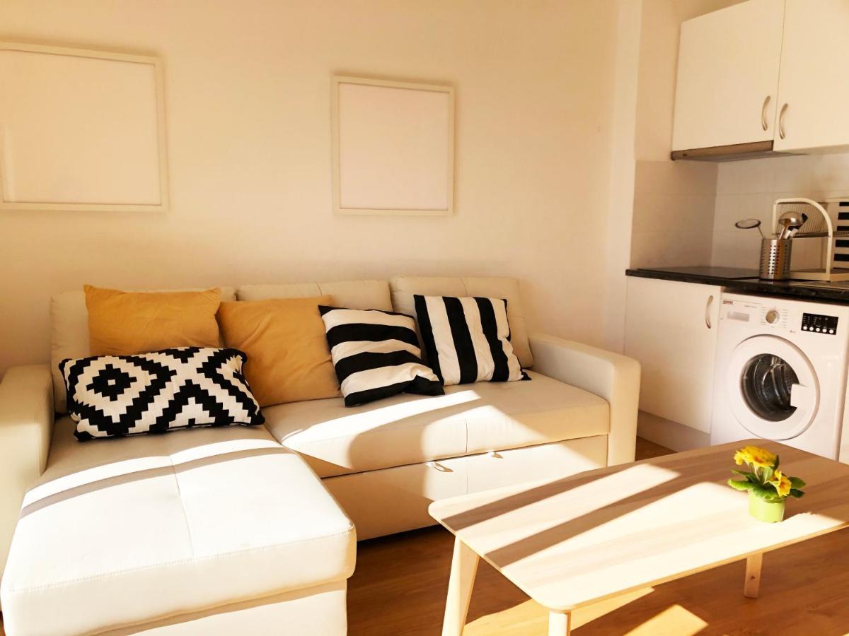 Lovely Seaside Apartment In Front Of Calafell Beach And Cunit Beach Segur de Calafell Exterior photo