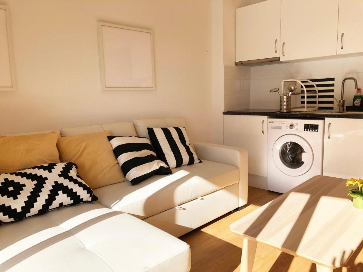 Lovely Seaside Apartment In Front Of Calafell Beach And Cunit Beach Segur de Calafell Exterior photo
